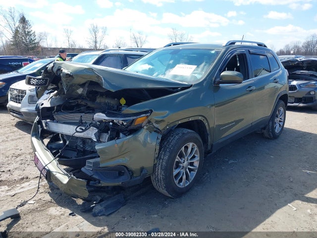 1C4PJMLBXKD141539 Jeep Cherokee Latitude Plus 4x4