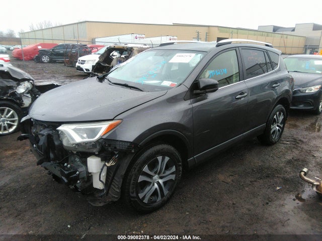 Toyota RAV4 LE 2016 JTMBFREV4GJ058407 Image 2