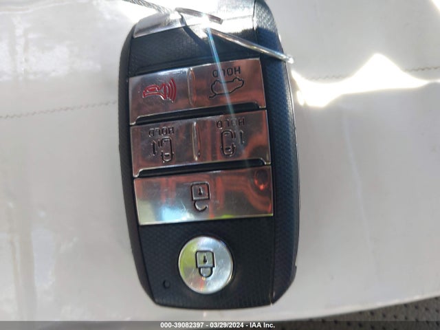 KIA SEDONA EX 2015 KNDMC5C1XF6027321 Image 11