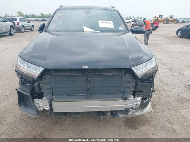 Audi Q7 3.0t Premium 2018 WA1VAAF73JD006781 Image 10