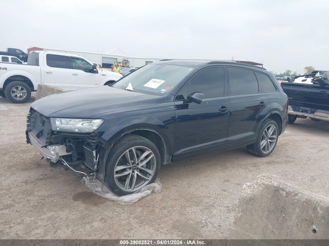 Audi Q7 3.0t Premium 2018 WA1VAAF73JD006781 Image 2