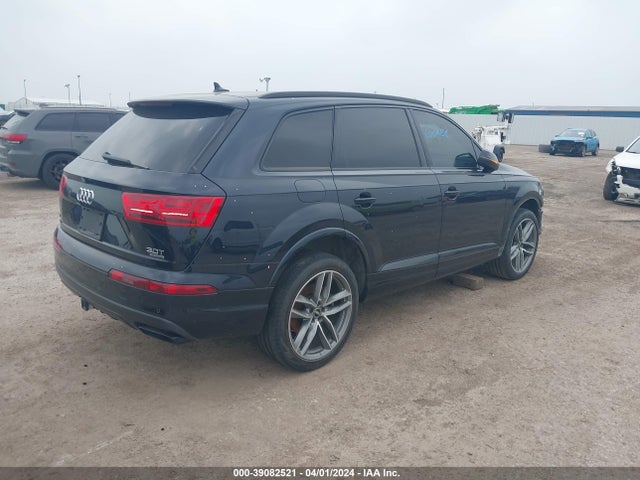 Audi Q7 3.0t Premium 2018 WA1VAAF73JD006781 Image 4