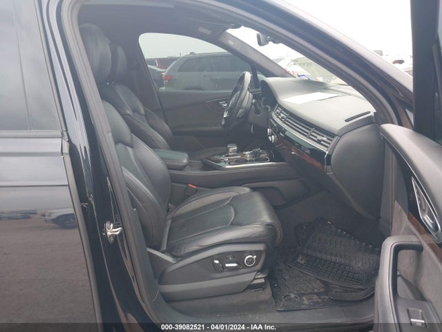 Audi Q7 3.0t Premium 2018 WA1VAAF73JD006781 Image 5