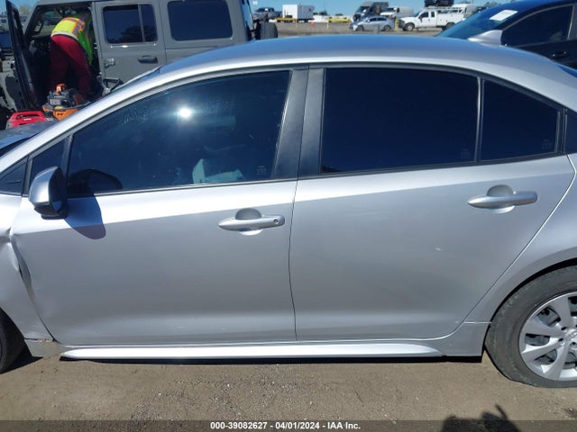 Toyota COROLLA LE 2022 JTDEPMAE0N3031077 Image 14