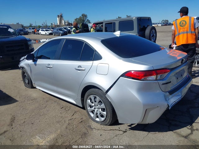 Toyota COROLLA LE 2022 JTDEPMAE0N3031077 Image 3