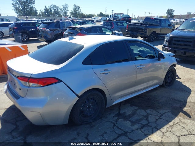 Toyota COROLLA LE 2022 JTDEPMAE0N3031077 Image 4
