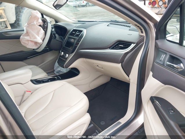 5LMCJ1C9XJUL32380 Lincoln Mkc Premiere