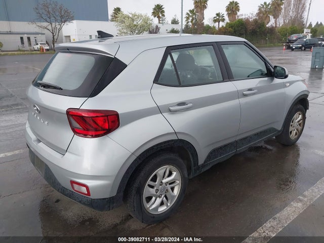 Hyundai Venue Se 2022 KMHRB8A37NU161269 Image 4