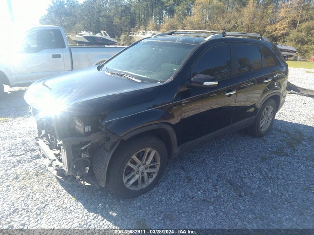 KIA SORENTO LX 2015 5XYKT4A60FG623227 Image 2