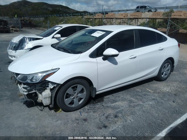 Chevrolet Cruze Ls Auto 2018 1G1BC5SM1J7195332 Image 2