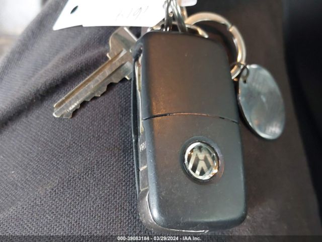 3VWFD7AT3JM703104 Volkswagen Beetle 2.0t Coast/2.0t S