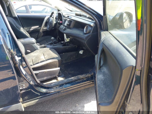 Toyota RAV4 LE 2018 JTMZFREV3JJ722511 Image 5