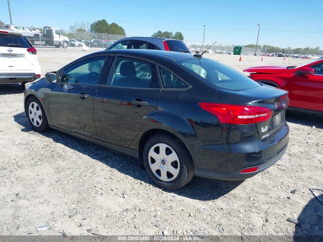Ford FOCUS S 2015 1FADP3E24FL340712 Image 3