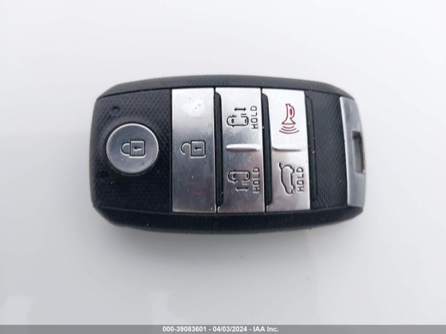 KIA SEDONA LX 2017 KNDMB5C19H6267238 Image 11