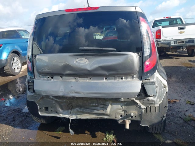 KIA SOUL + 2018 KNDJP3A53J7558445 Image 17