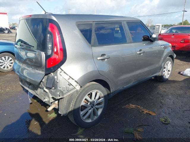 KIA SOUL + 2018 KNDJP3A53J7558445 Image 4
