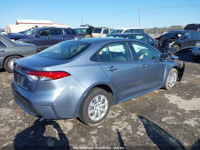 Toyota COROLLA LE 2022 JTDEPMAE3N3016606 Image 4
