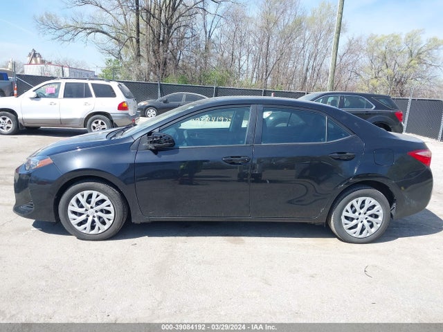 Toyota COROLLA LE 2018 5YFBURHE0JP805456 Image 14
