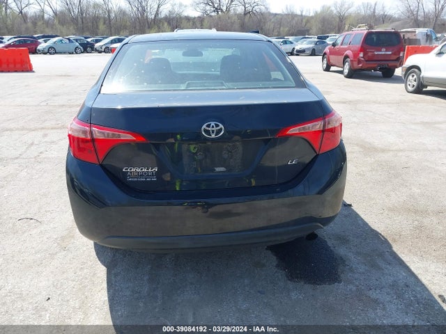 Toyota COROLLA LE 2018 5YFBURHE0JP805456 Image 16