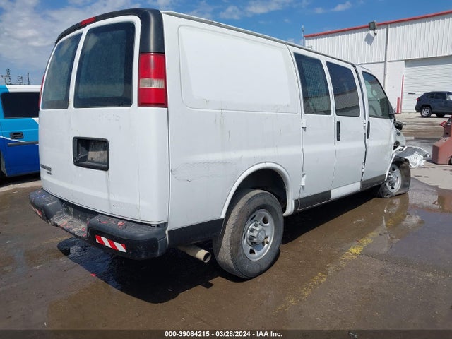 Chevrolet Express 2500 Work Van 2015 1GCWGFCF0F1103785 Image 4