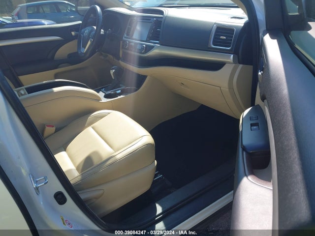 Toyota Highlander Xle V6 2016 5TDKKRFH3GS186063 Image 5