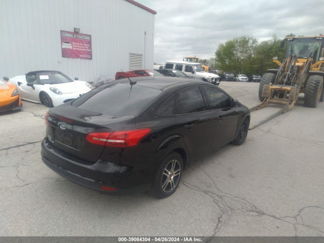 Ford FOCUS S 2017 1FADP3E2XHL314053 Image 4