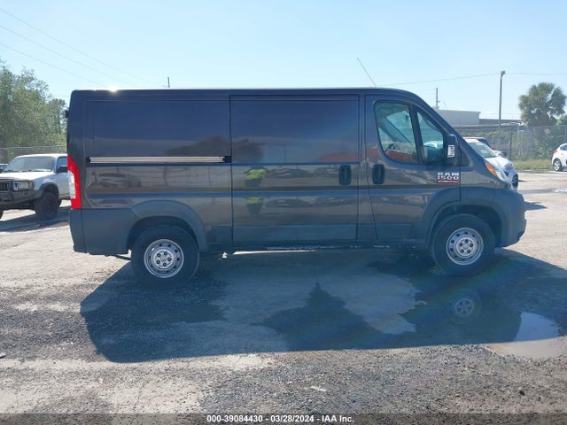 3C6TRVAG0JE135393 RAM Promaster 1500 Low Roof 136 Wb