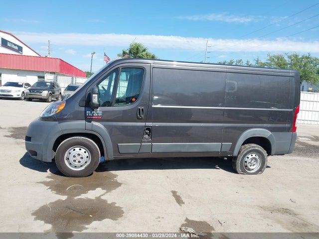 3C6TRVAG0JE135393 RAM Promaster 1500 Low Roof 136 Wb