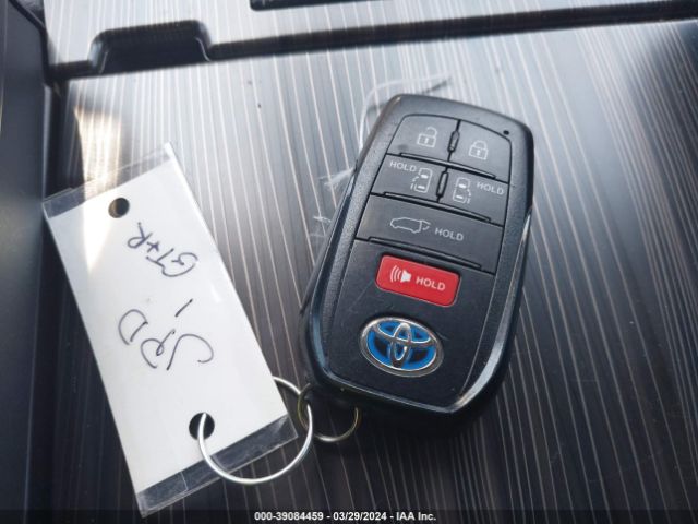5TDESKFC9MS001695 Toyota Sienna Platinum