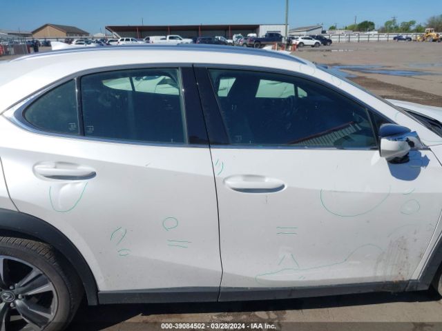 JTHX3JBH7L2021689 Lexus UX 200