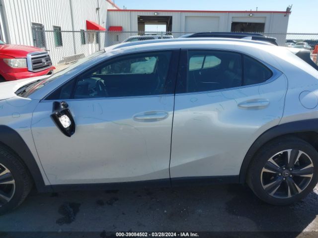 JTHX3JBH7L2021689 Lexus UX 200