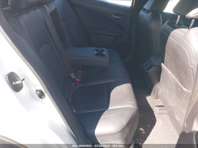 JTHX3JBH7L2021689 Lexus UX 200