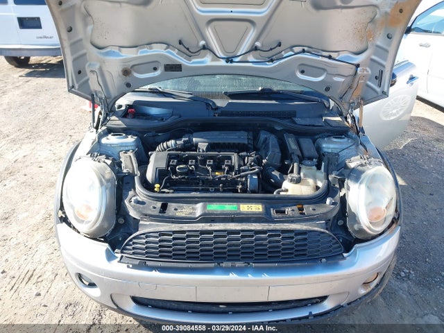 2010 MINI COOPER CLUBMAN WMWML3C51ATX38260 Photo 9