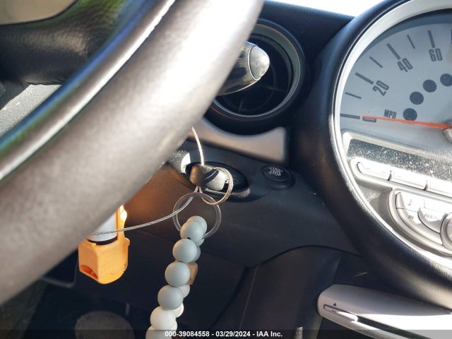 2010 MINI COOPER CLUBMAN WMWML3C51ATX38260 Photo 10