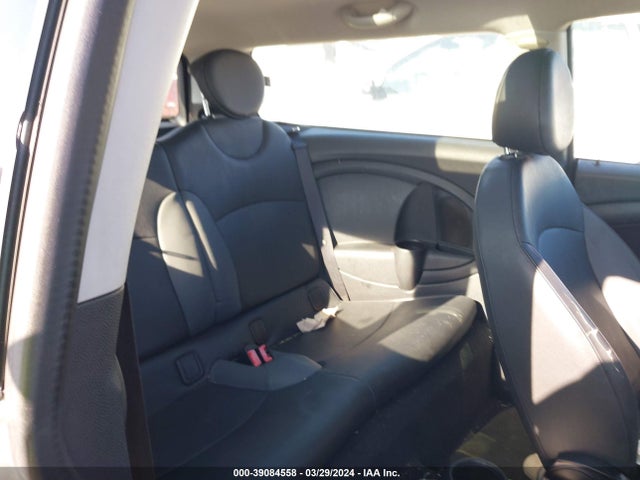 2010 MINI COOPER CLUBMAN WMWML3C51ATX38260 Photo 7