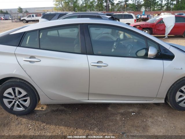 JTDKARFU4J3551701 Toyota Prius Four