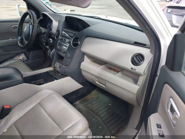 Honda Pilot Touring 2014 5FNYF4H99EB010224 Image 5