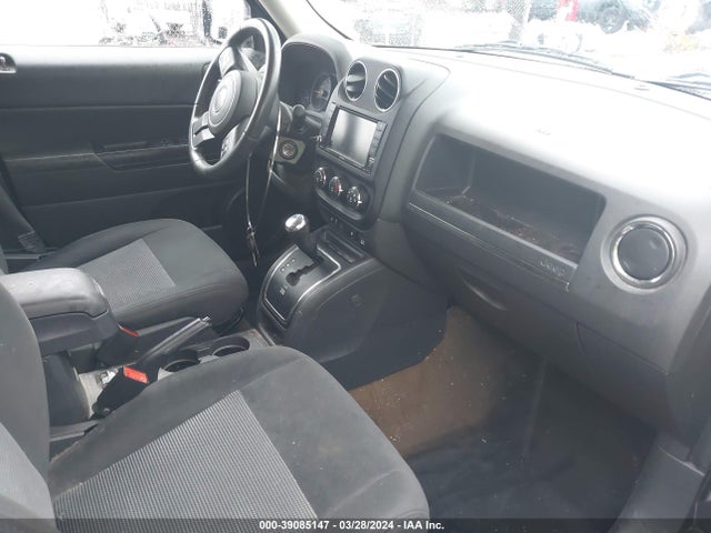 1C4NJRFB7GD673418 Jeep Patriot Latitude