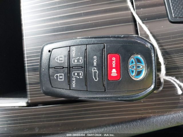 5TDERKECXNS124842 Toyota Sienna Platinum
