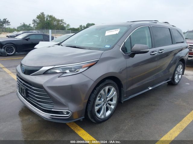 5TDERKECXNS124842 Toyota Sienna Platinum