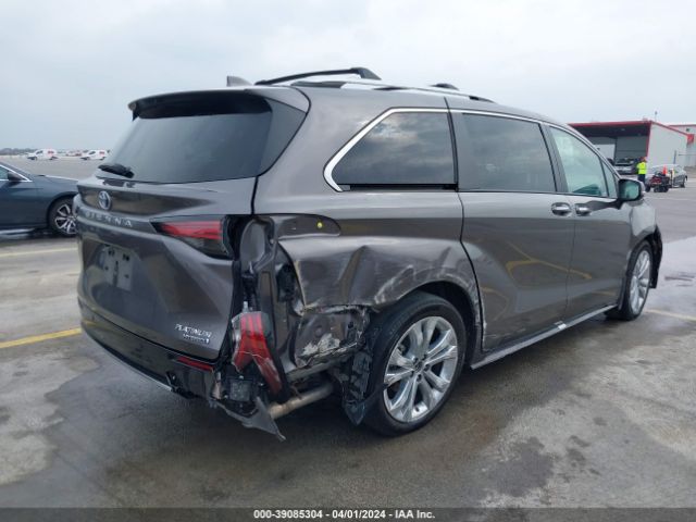 5TDERKECXNS124842 Toyota Sienna Platinum