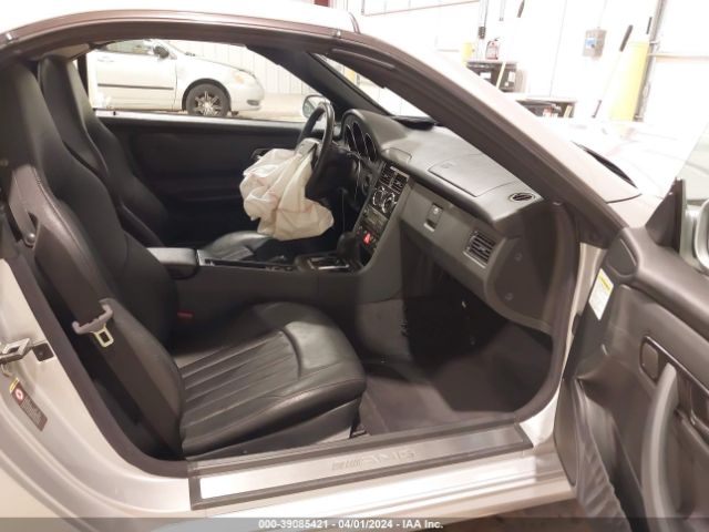 2002 MERCEDES-BENZ SLK 32 AMG WDBKK66F52F253752 Photo 4