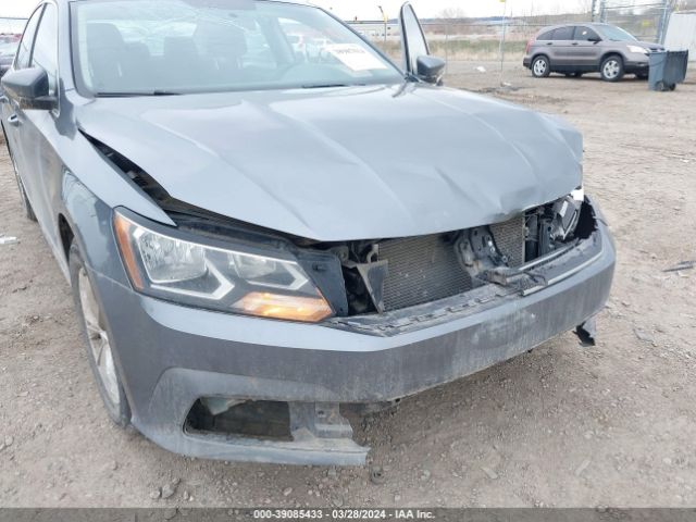 1VWAT7A3XHC033530 Volkswagen Passat 1.8t S