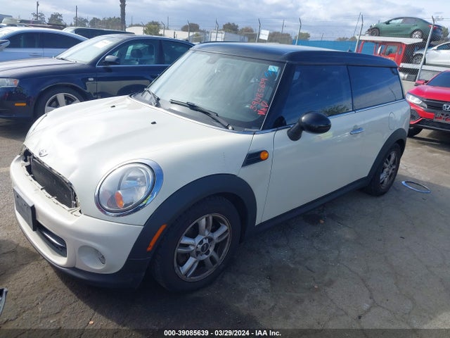 2013 MINI CLUBMAN WMWZF3C54DT490961 Photo 1
