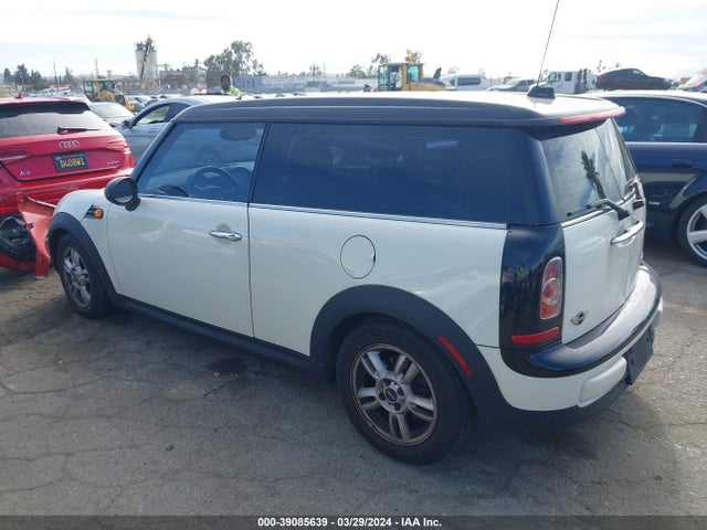 2013 MINI CLUBMAN WMWZF3C54DT490961 Photo 2