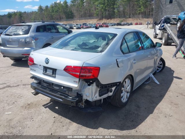 3VWD17AJ2FM262345 Volkswagen Jetta 1.8t Se