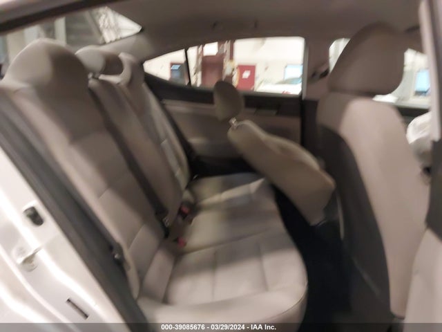 Hyundai ELANTRA SE 2017 5NPD74LF9HH113772 Image 8