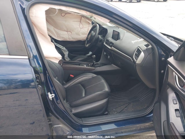 3MZBN1V37JM258014 Mazda Mazda3 Touring