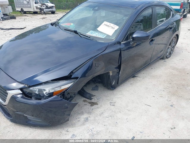 3MZBN1V37JM258014 Mazda Mazda3 Touring