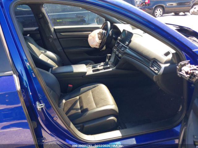 1HGCV1F30JA137717 Honda Accord Sport